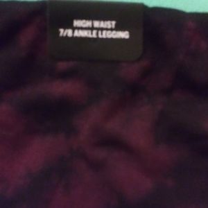 New with Tags Victoria Secret Pink Large Pink Yoga